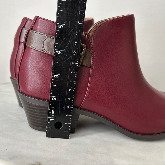Vionic Millie Wine Leather Ankle
Booties Size 9.5 - Picture 12 of 14